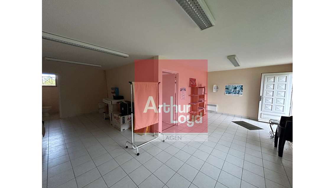 Vente local commercial de 66,21m² à Pujols 