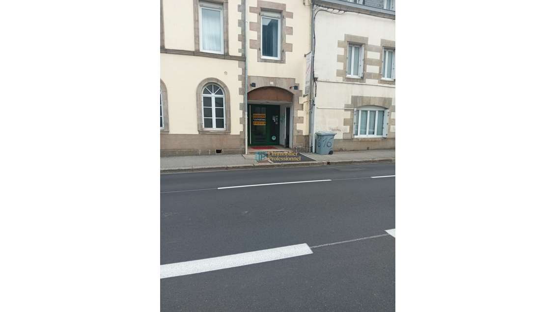 Vente local commercial 584m² en entrée de Quimper