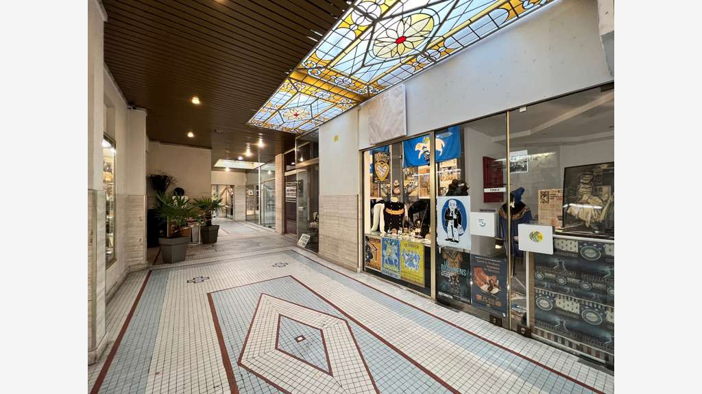 À vendre local 112m² face aux quais à Quimper