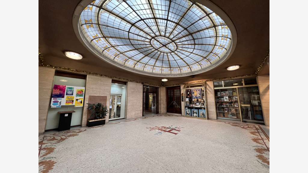 À vendre local 112m² face aux quais à Quimper