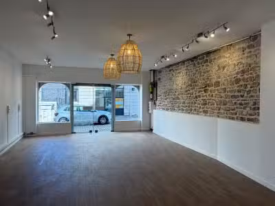 Local rénové 70m² en rue piétonne à Quimper