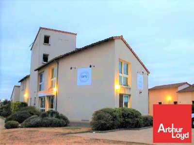 AV local commercial 300m² à Chasseneuil-du-Poitou