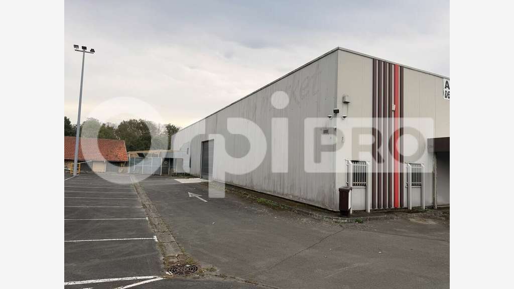 Local commercial à vendre à Rochechouart