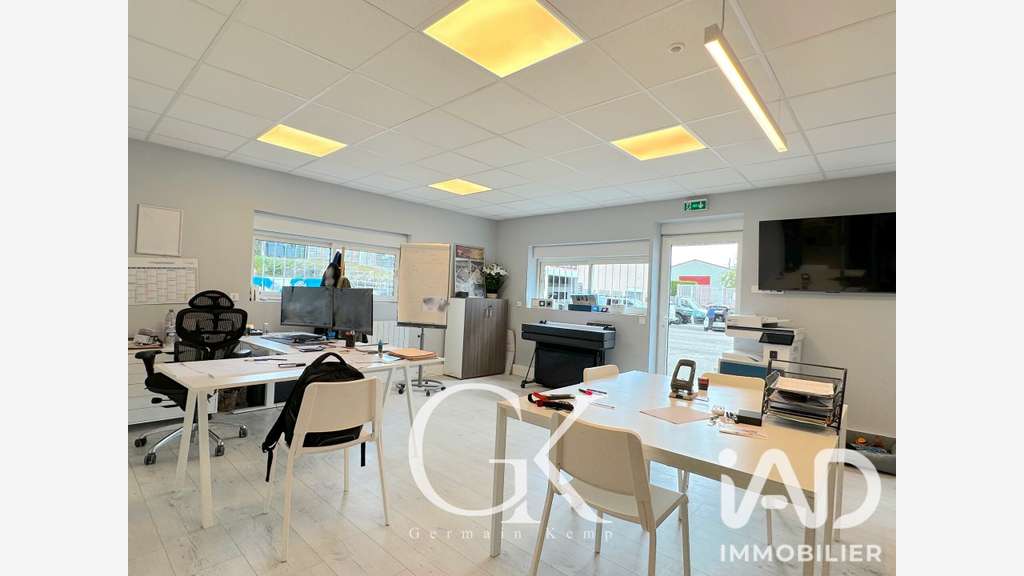 Vente local commercial loué 290m² à Rochetoirin