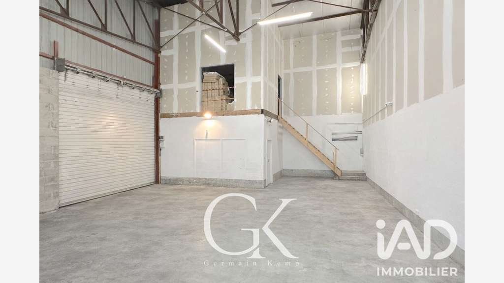 Vente local commercial loué 290m² à Rochetoirin