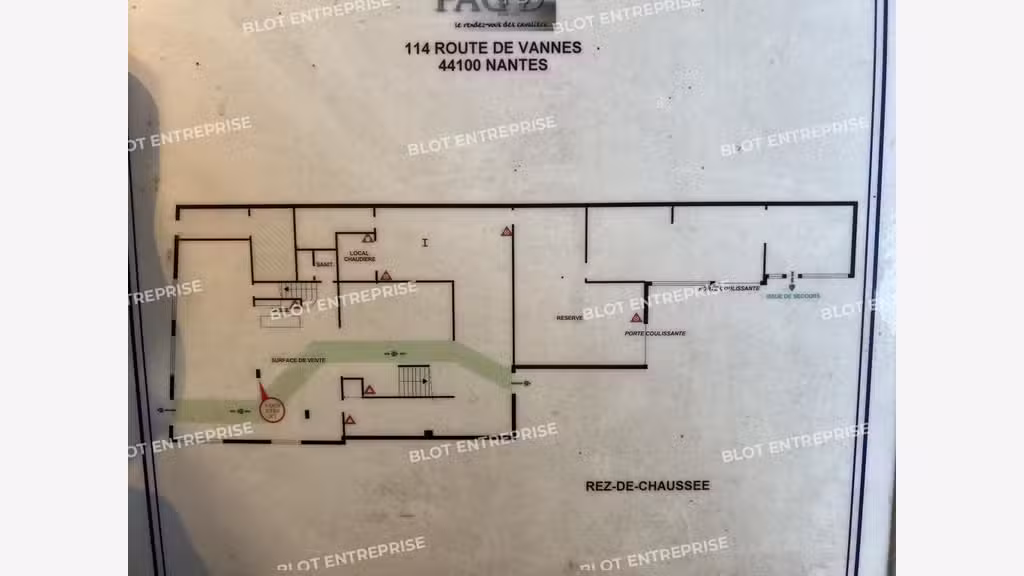 AV locaux commerciaux 420m² Nantes Route de Vannes
