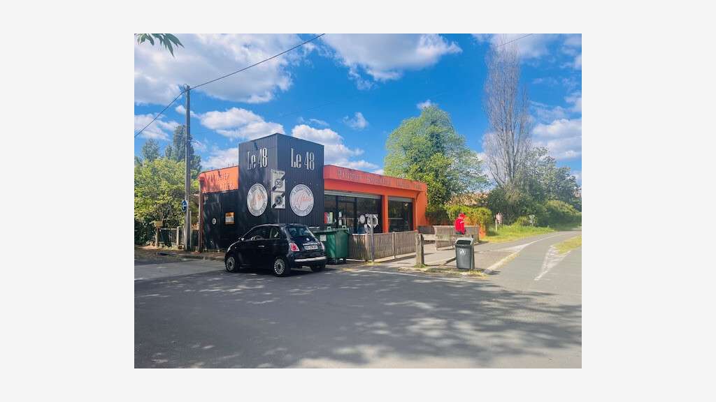 Vente local commercial 98m² à St-Médard-en-Jalles