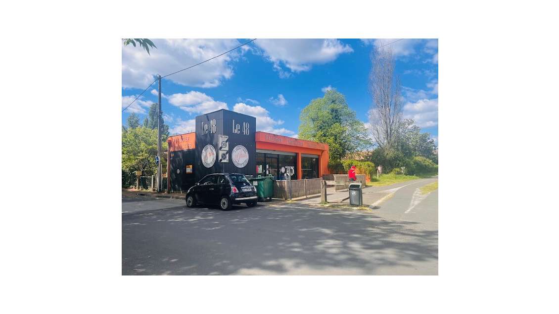 Vente local commercial 98m² à St-Médard-en-Jalles