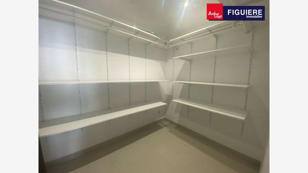 Local 150m² à vendre ou à louer ZAC des Étangs