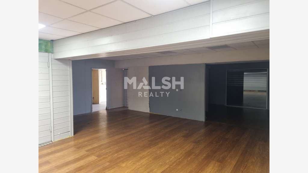Vente local commercial 280m² à Saint-Priest centre