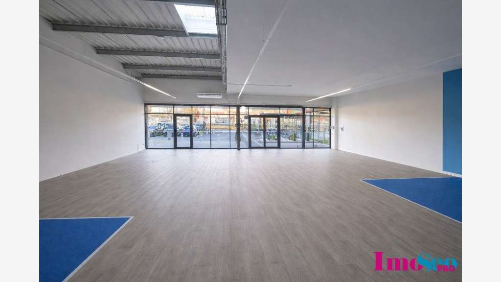 Vente local commercial 325m² en ZAC Sainte-Eulalie