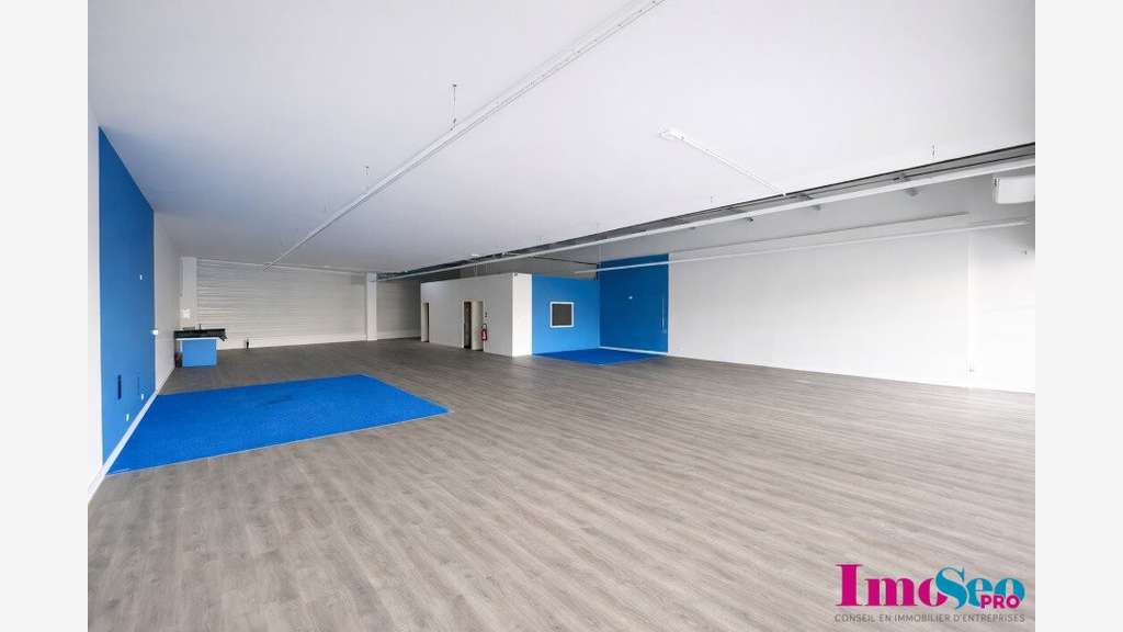 Vente local commercial 325m² en ZAC Sainte-Eulalie
