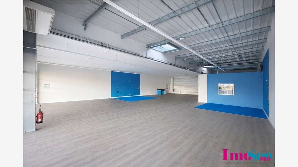 Vente local commercial 325m² en ZAC Sainte-Eulalie