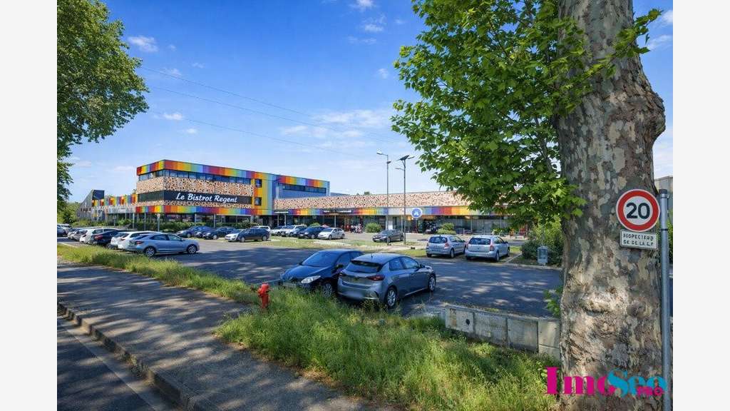Vente local commercial 325m² en ZAC Sainte-Eulalie