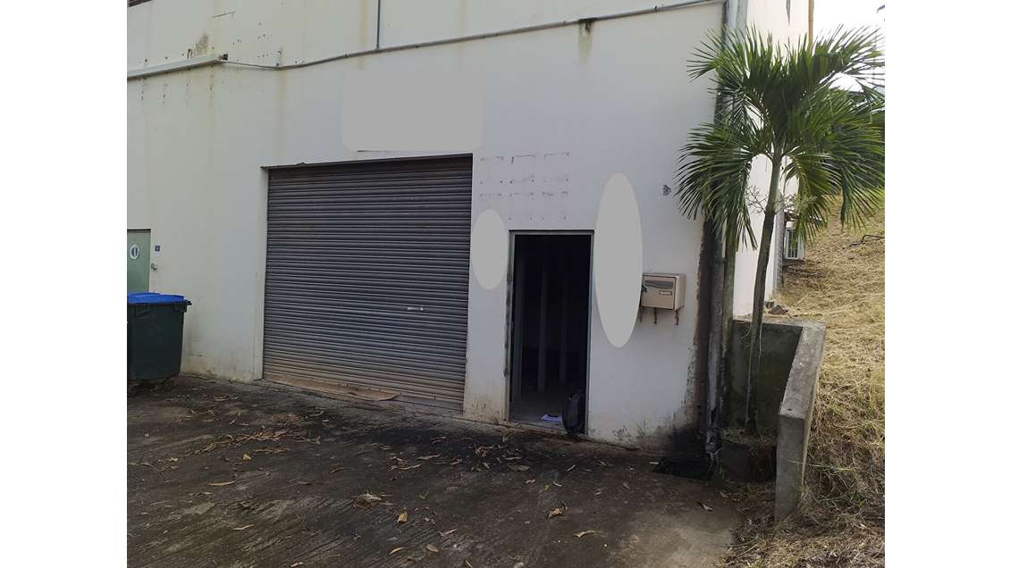 Vente local commercial 72m² ZAC à Sainte-Marie