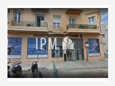 A vendre local commercial 160m² à Sainte-Maxime