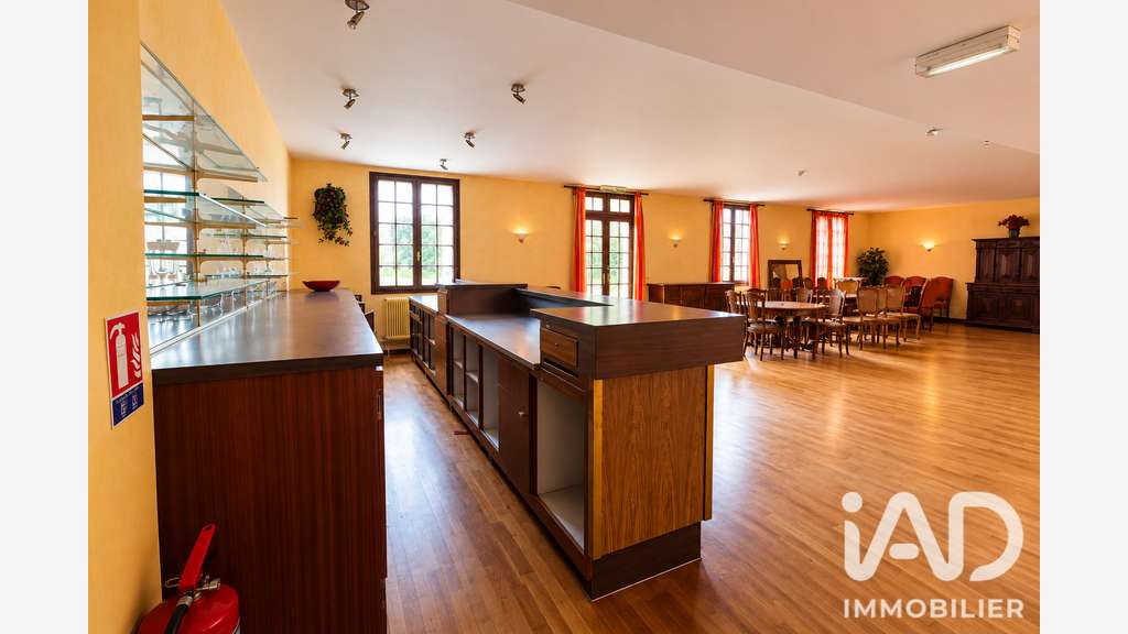 Vente local commercial 910m² à Sauviat-sur-Vige