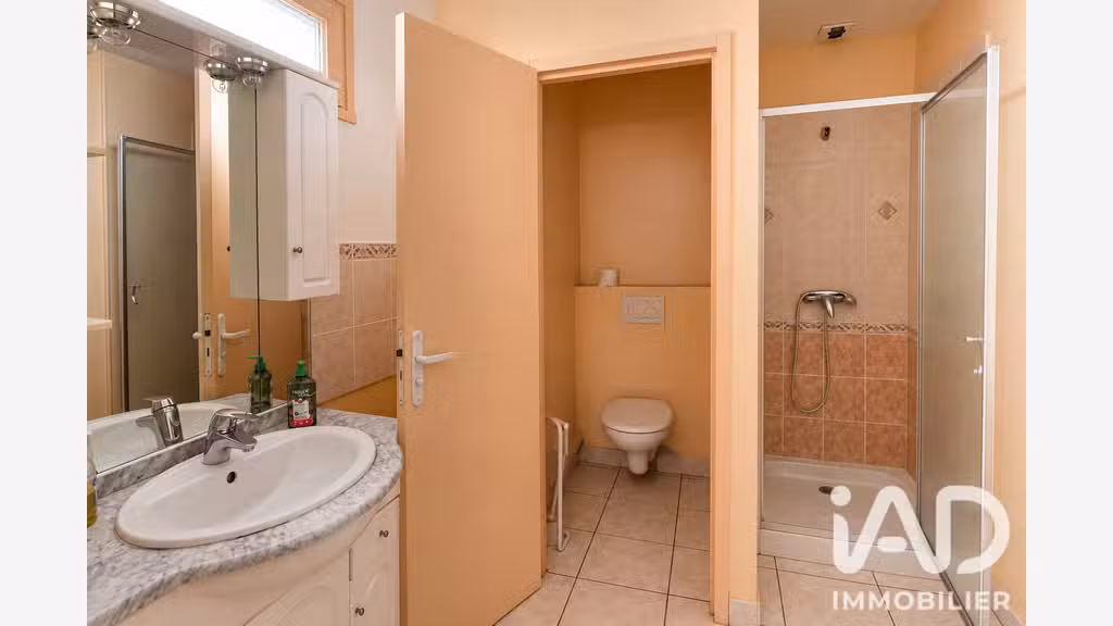 Vente local commercial 910m² à Sauviat-sur-Vige