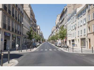 Vente local 220m² Cours Lieutaud à Marseille 6eme