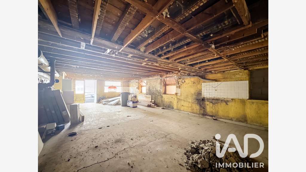 Vente local commercial 150m² à Tarare