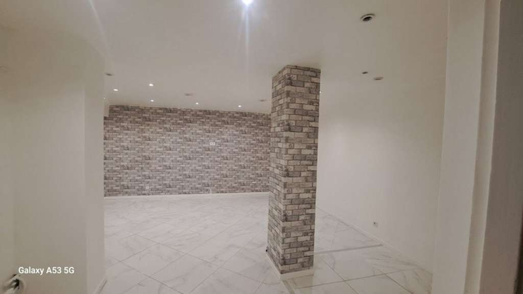 Vente local commercial rénové 100m² à Tarbes