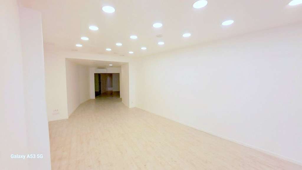 Vente local commercial rénové 100m² à Tarbes