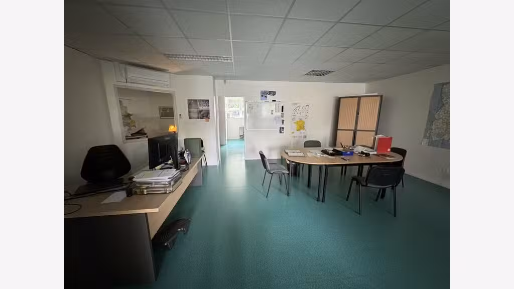 Local commercial 956m² à vendre sur Valence 