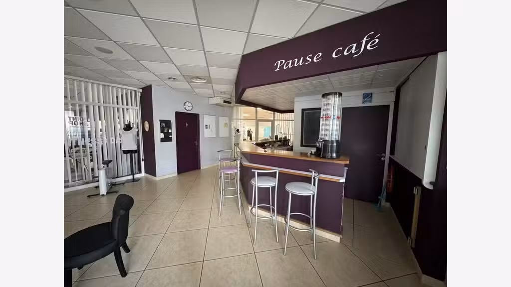 Local commercial 956m² à vendre sur Valence 