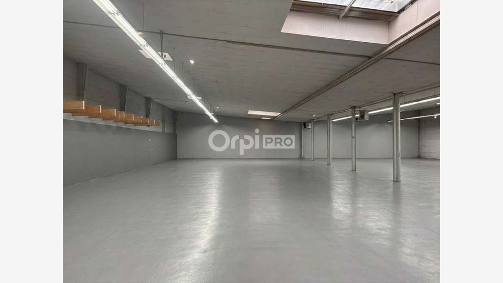Très joli local commercial à vendre à Vedène D942