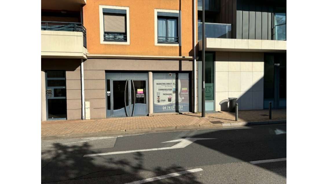 Joli local commercial 71m² centre Villefranche