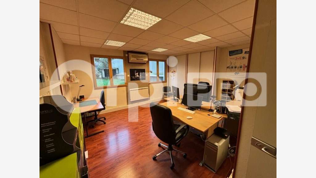 Joli local commercial 71m² centre Villefranche
