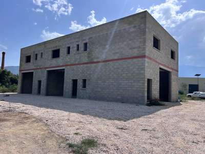 Local commercial 375m² à vendre à Vinça