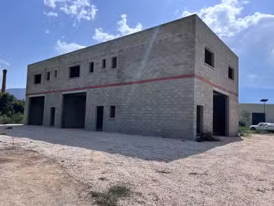 Local commercial 375m² à vendre à Vinça