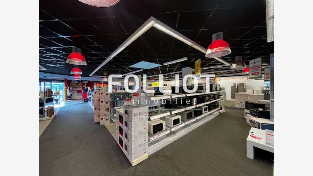 A vendre local commercial 760m² à Vire Normandie