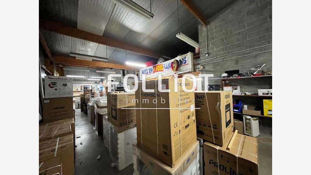 A vendre local commercial 760m² à Vire Normandie