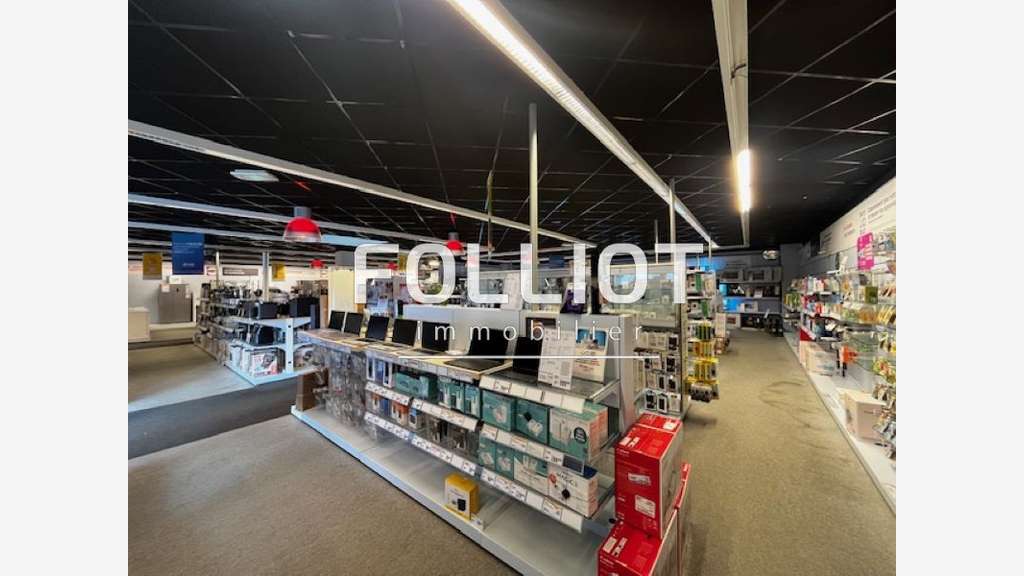 A vendre local commercial 760m² à Vire Normandie