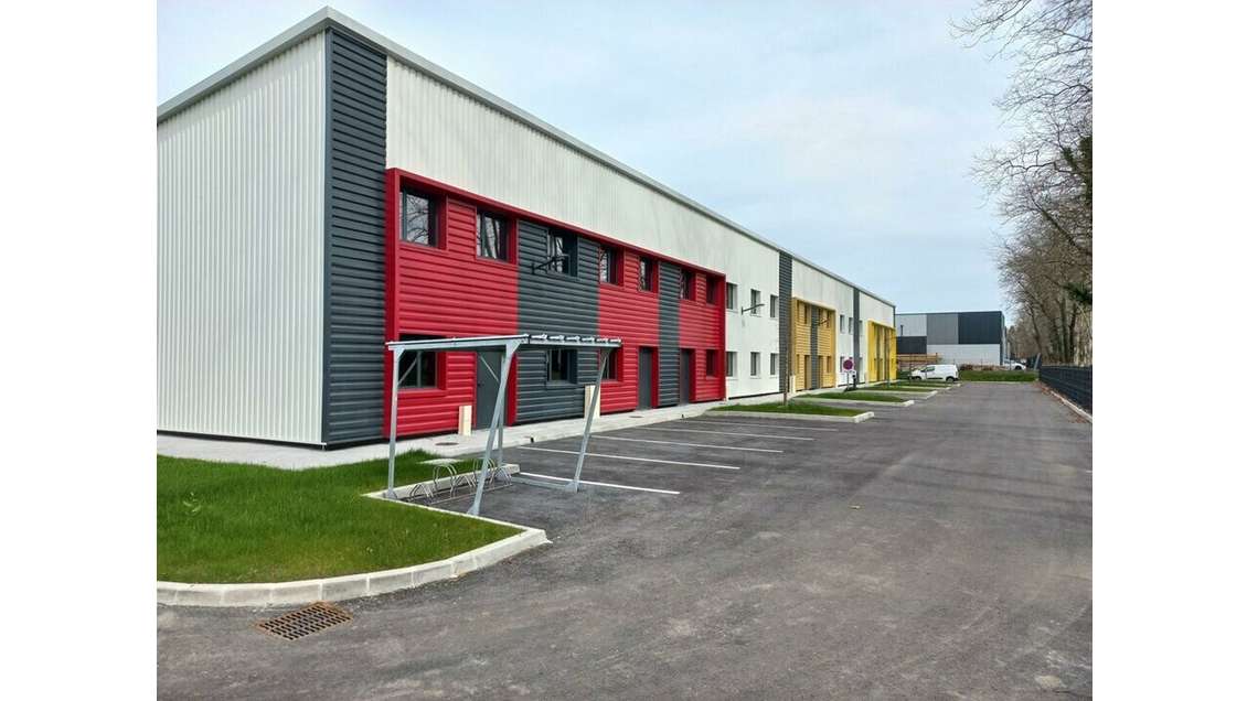 Vente local d'activité de 3800m² en za à Pau