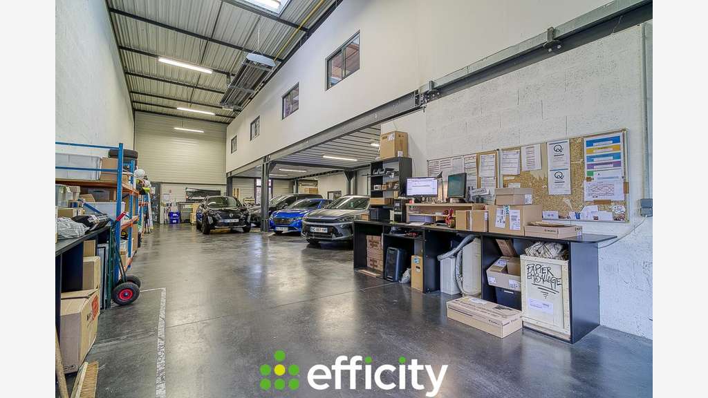 Vente local d'activité 534m² à Décines-Charpieu