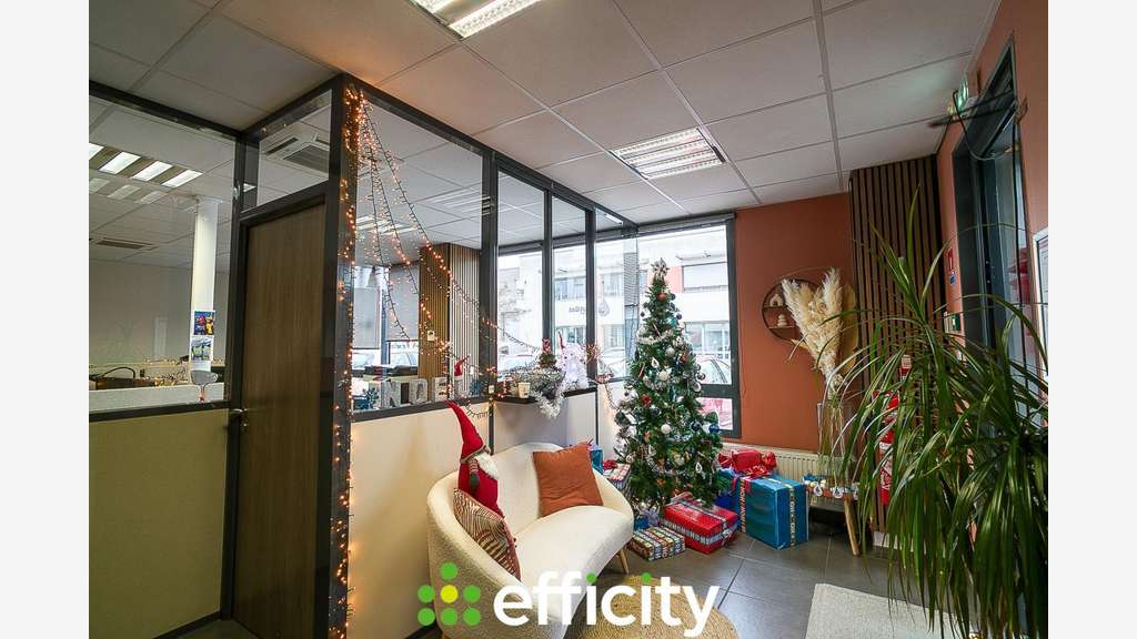 Vente local d'activité 534m² à Décines-Charpieu