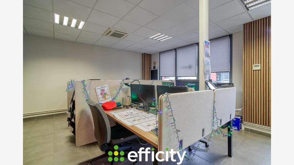 Vente local d'activité 534m² à Décines-Charpieu