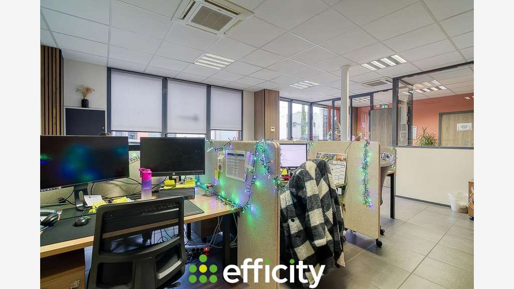 Vente local d'activité 534m² à Décines-Charpieu