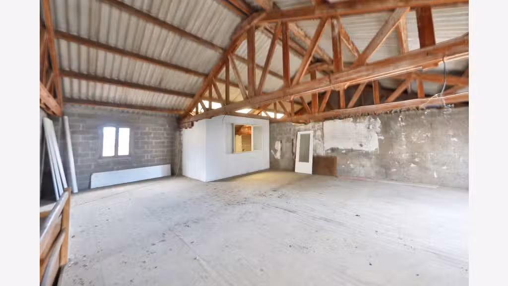 Local d'activité 300m² Saint Julien sur Reyssouze