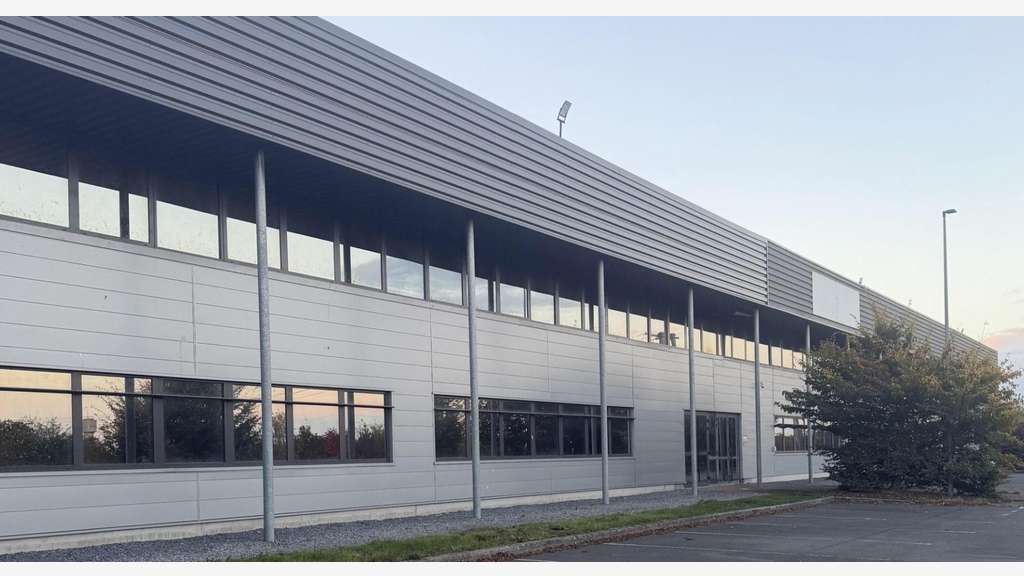 Local d'activité neuf 630m² à vendre à Rouvroy