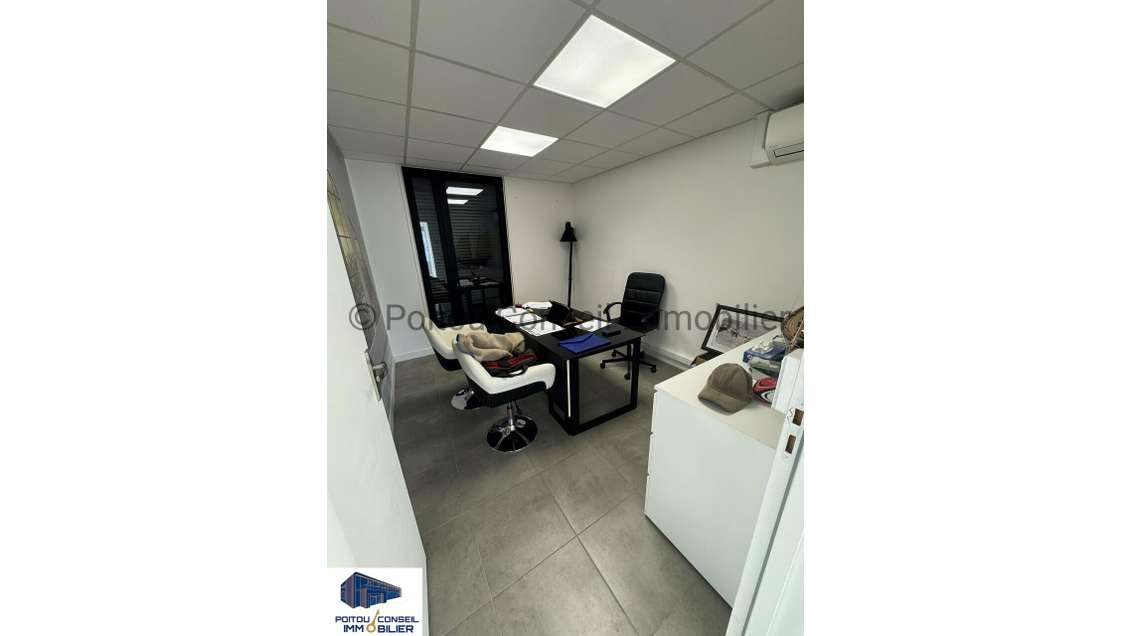 Local d'activité 157m² à vendre Niort St Liguaire