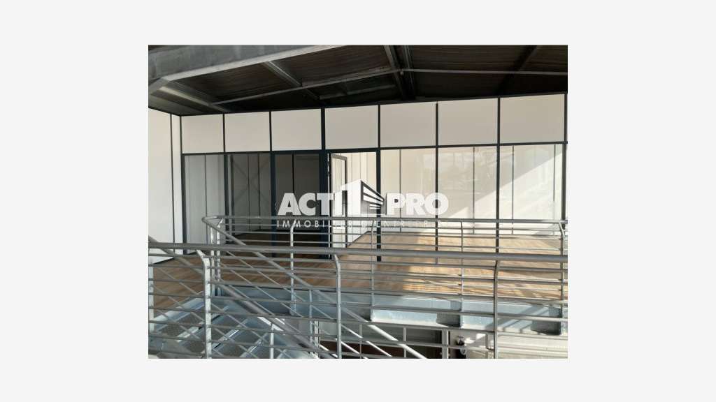 Vente local 280 m² zone portuaire de Saint-Cyprien