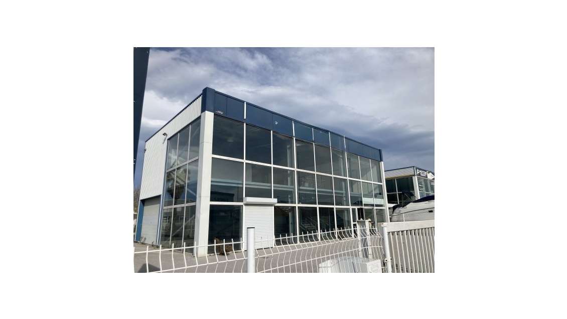 Vente local 280m² zone portuaire de Saint-Cyprien
