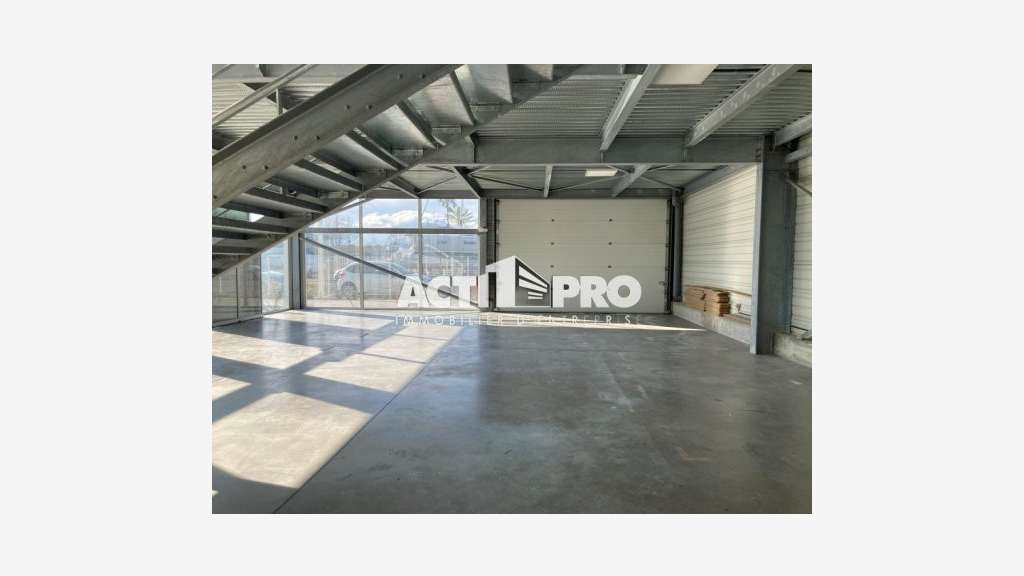 Vente local 280 m² zone portuaire de Saint-Cyprien