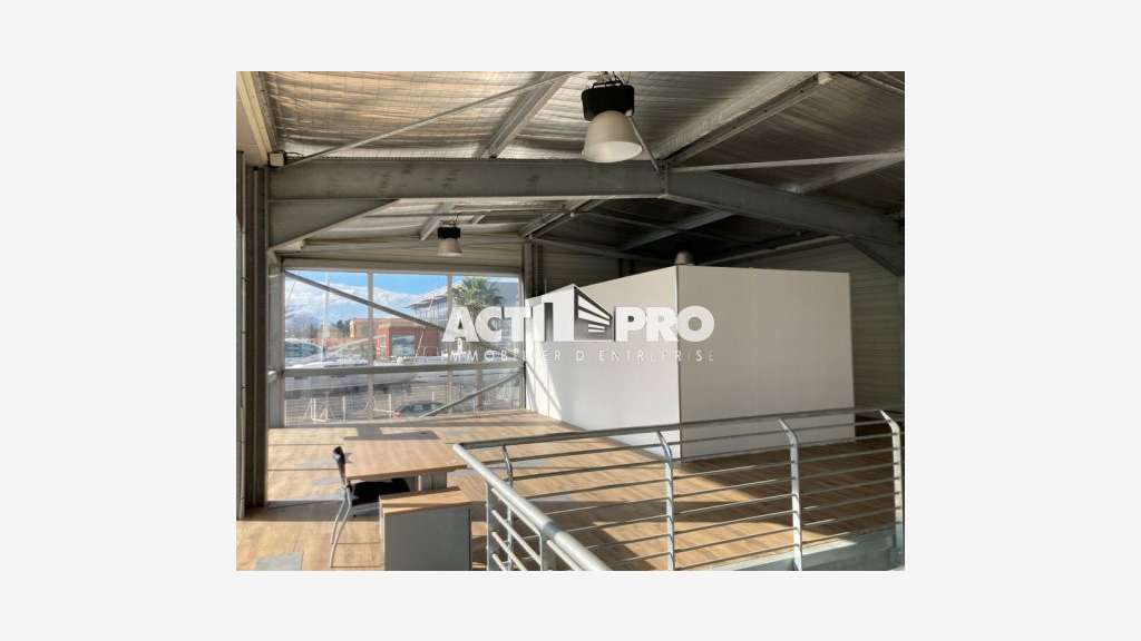 Vente local 280 m² zone portuaire de Saint-Cyprien