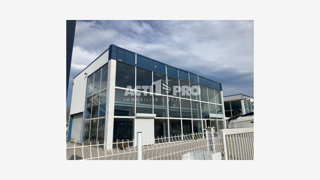 Vente local 280 m² zone portuaire de Saint-Cyprien