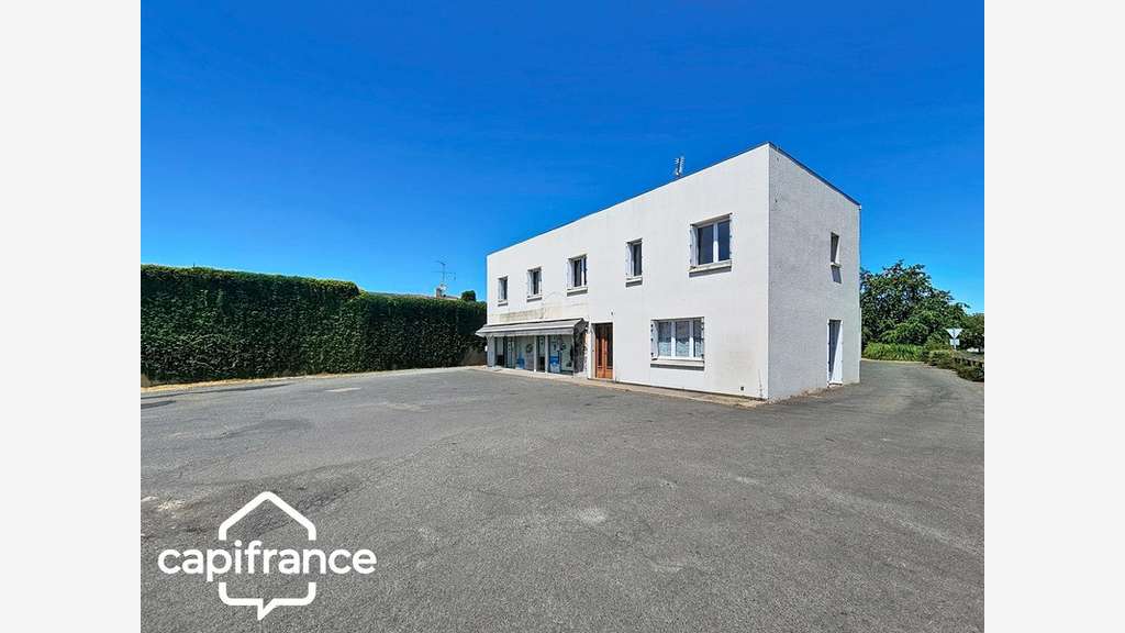 Local d'activité 260m² + logement 132m² à Thouars